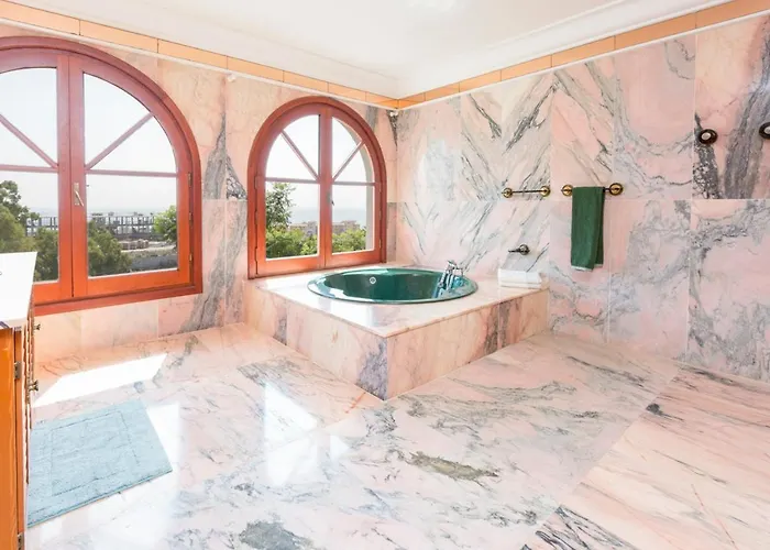 Castle Дом отдыха