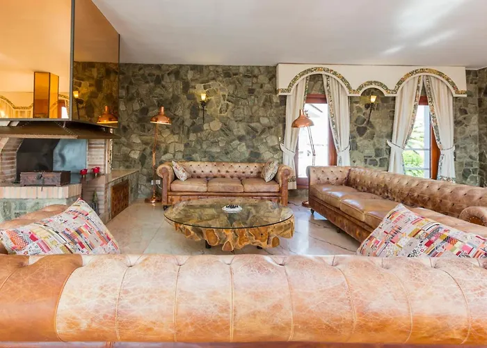 Дом отдыха Castle Михас