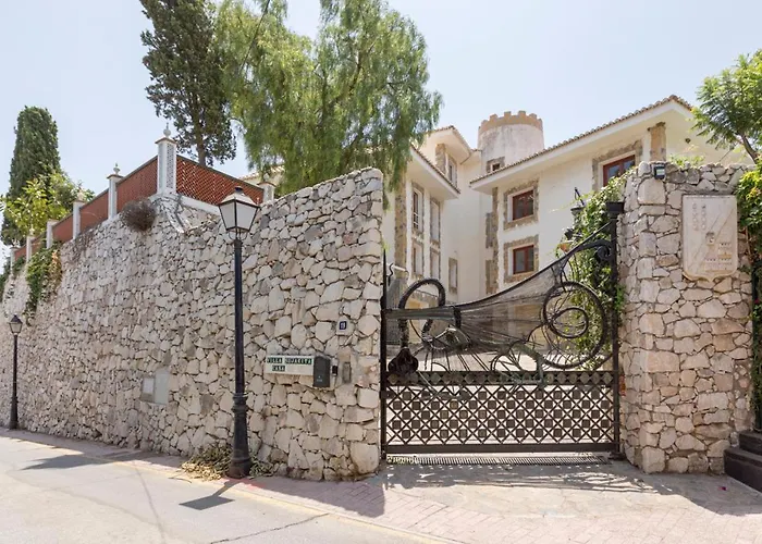 Дом отдыха Castle Михас