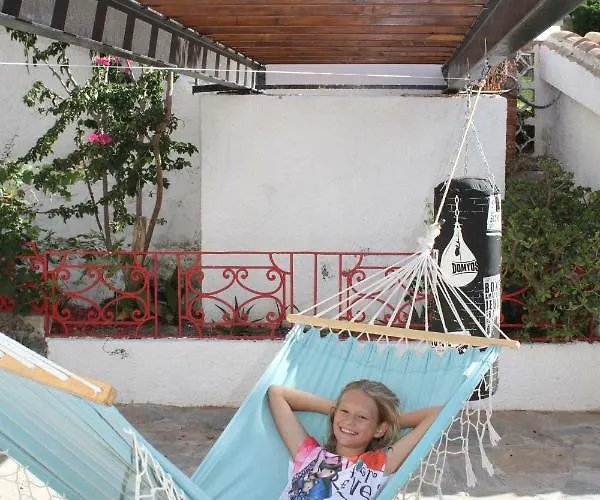 Castle Дом отдыха Михас